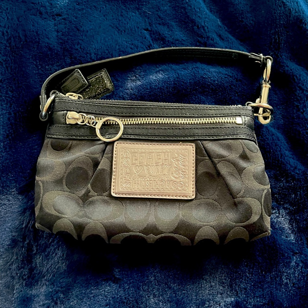COACH Wristlet Clutch Purse